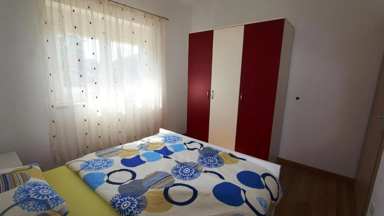 Guest house Apartments Tomislav Malinska